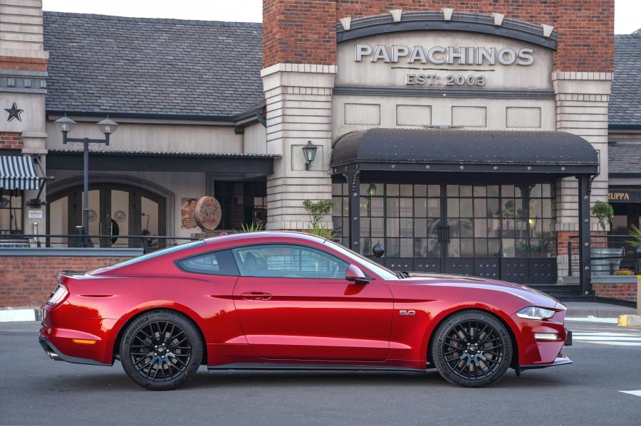  Ford Mustang GT Fastback 2019 года  (ZA) (фото 20 из 44)